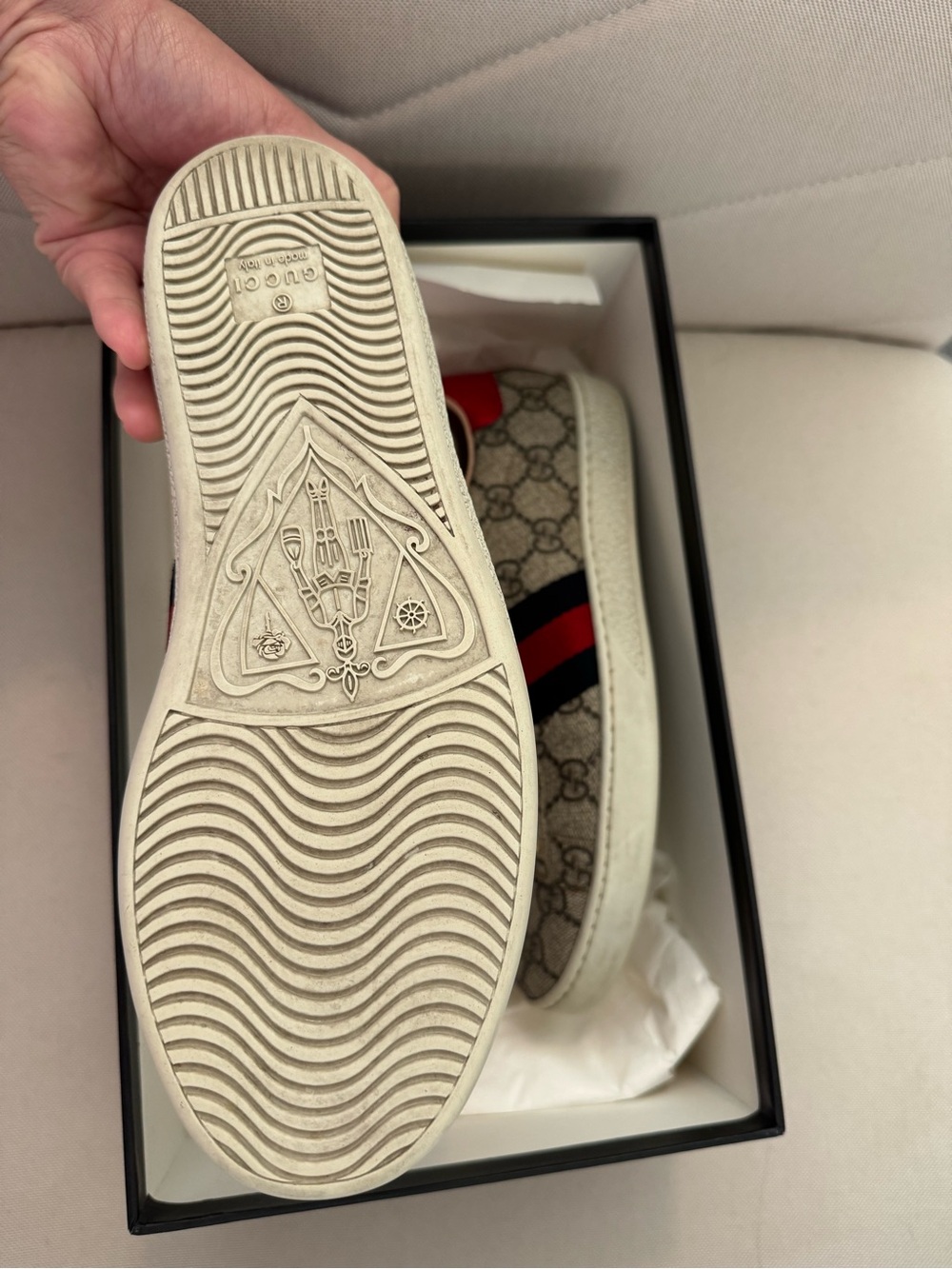 Gucci GG Supreme Sneakers - Picture 4 of 9